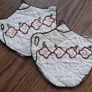 Vintage Quilted Pot Holders Teapot Embroidered Floral Kitchen Prairie Farmhouse